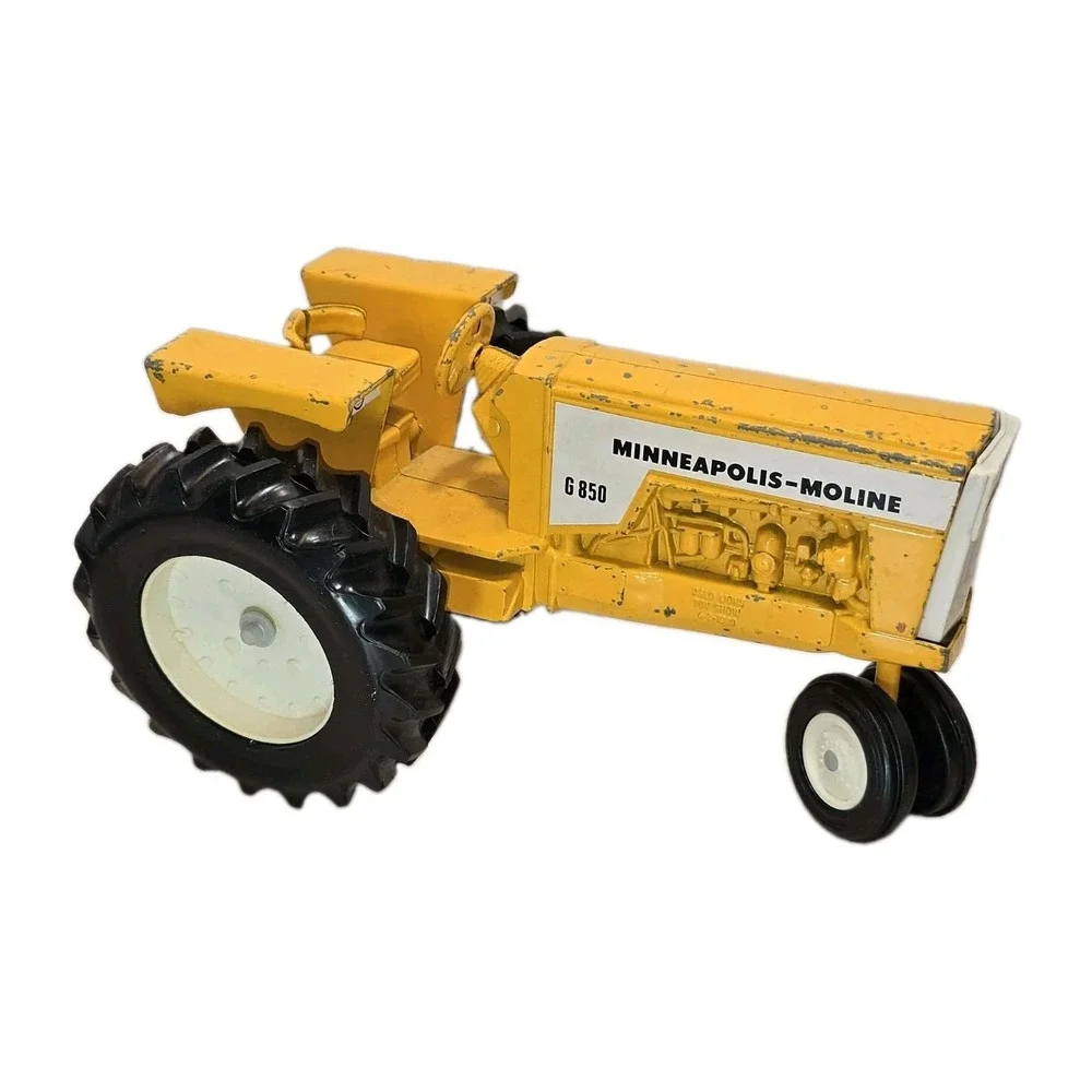 Minneapolis Moline G850 Die Cast Toy Tractor Scale Models Dyersville Iowa GUC